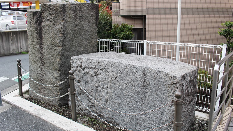 戸塚駅近くにある「謎の巨石」の正体を調査!