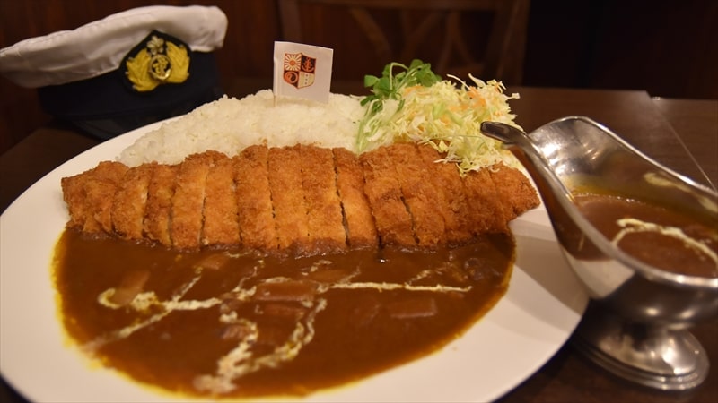 【デカ盛り】横須賀で戦艦「三笠」を模した超弩級海軍カレーを（に）撃沈してきた！