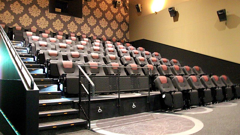 「旅する映画館」がテーマのT・ジョイ横浜をレポート!