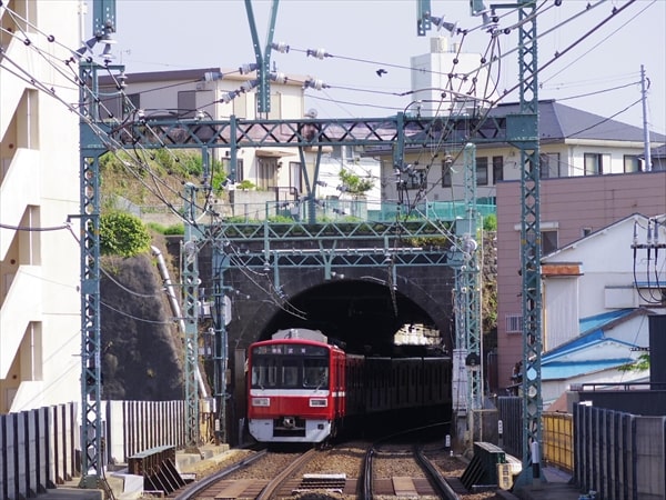 京急線戸部駅~日ノ出町駅間のトンネルのカーブ